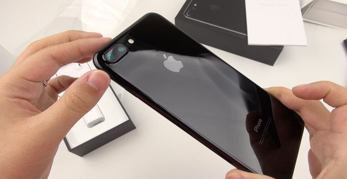 Make your iPhone 7/7 plus Truly Jet Black with this Awesome Case